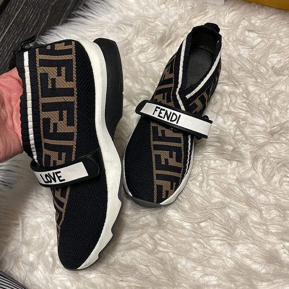 📌📌📌SOLD📌📌📌Fendi sneakers “Rockoko sneakers with two-toned running shoe “ - Picture 3 of 12